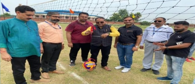 वेंकटेश्वरा में आयोजित बॉलीबाल प्रतियोगिता में खिलाडियों ने दिखाया दम