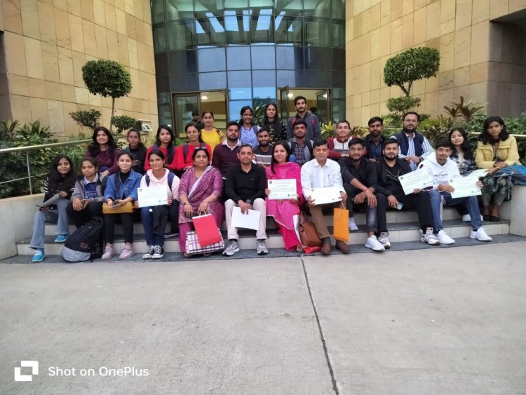 साइंस के छात्रों ने किया नेशनल इंस्टीट्यूट आफ प्लांट जिनोम रिसर्च का भ्रमण